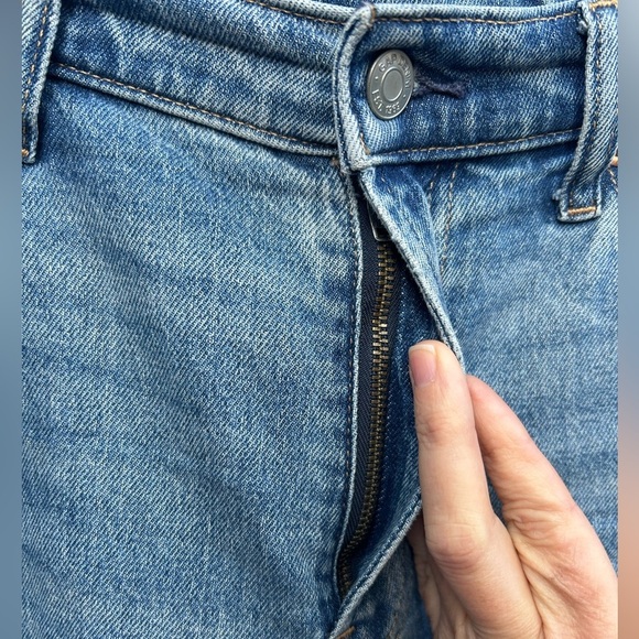 Gap 90’s Straight high rise, size 30 - Picture 8 of 10